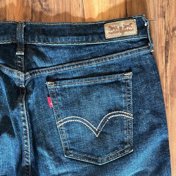 Levi's 515 Bootcut Jeans - Picture 7 of 8